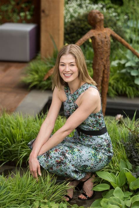 We did not find results for: ROSAMUND PIKE at Chelsea Flower Show in London 05/23/2016 ...