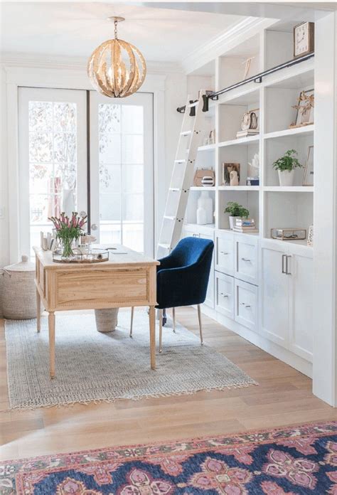 Modern lifestyle and new needs dictate the rules of the home interior. 11 Stunning Home Offices With Feminine Desks in 2020 ...