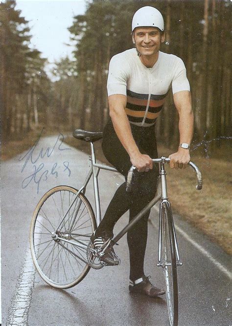 Het baanwielrennen bevindt zich in een enigszins paradoxale situatie. Pin by Maarten Gentenaar on Cycling | Track cycling ...