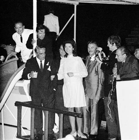 A set of rare photographs which show former us president john f. Onassis-jacht "Christina": Tamm-Fotos zeigen Partyleben ...