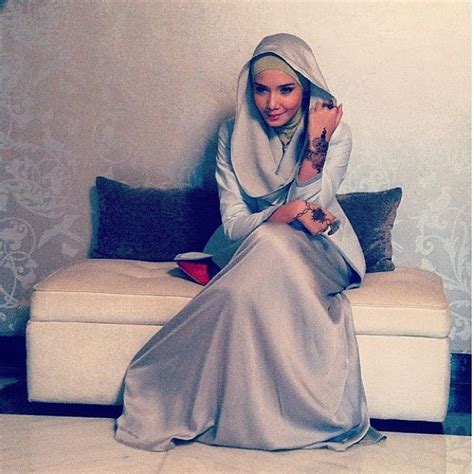 Cewek hijab main sama bule,buat bayar kuliah. 94 best Poses : Hijab images on Pinterest | Hijab fashion, Muslim fashion and Hijab outfit