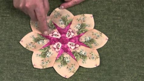 Vintage 1932 dresden plate floral quilt. Dresden Plate Samples - YouTube