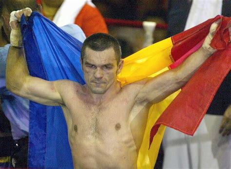 Doroftei took up boxing at the age of 14 at the ploieşti boxing club. Interviu fara eschive…cu Leonard Doroftei - Asociatia pentru Psihologia Sportului