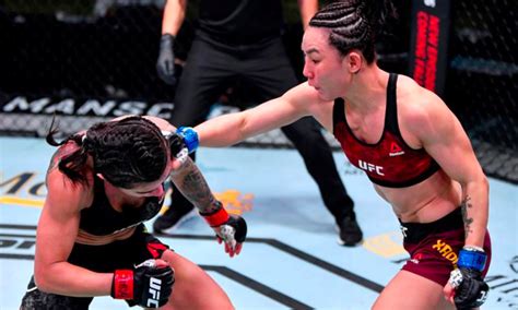 She was the former kunlun fight (klf) strawweight champion and currently competes in the strawweight division of the ultimate fighting championship (ufc). 闫晓楠：再赢一场 就可能与张伟丽进行中国冠军战_武术散打_新浪竞技风暴_新浪网