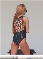 Don't drop that durka durk 10 hrs. Lindsay Lohan Surprisingly Not Horrible Swimsuit Pics