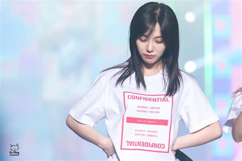 Mina's colleagues at aoa also looked surprised. Mina AOA | 韓国美人, 音楽, ミナ