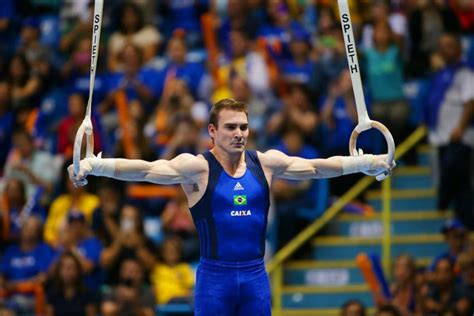 Artistic gymnastics is a discipline of gymnastics in which athletes perform short routines on different apparatuses, with less time for vaulting. Pesquisa ajuda a aperfeiçoar treino para exercício entre ...
