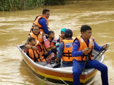 Artikel ini disiarkan pada : BANJIR 2015 SABAH: 1,493 MANGSA BANJIR DI 4 DAERAH ...