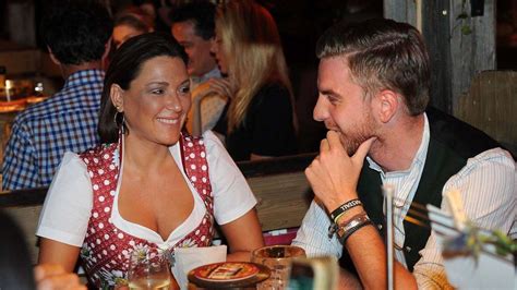 Michael and simone's marriage ended in 2012. Auf der Wiesn: Simone Ballack präsentiert neuen Freund ...