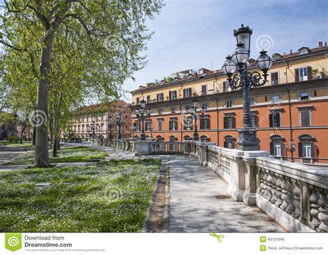 The university of bologna takes part in many exchange programmes giving students from all over the world the opportunity to follow part of their educational programme at the university of bologna. Bologna, Italien stockfoto. Bild von emilia, leben ...