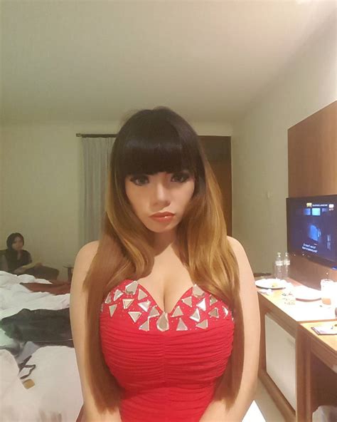 Dinar candy mengatakan sebaiknya netizen jangan langsung berpikiran negatif tentang apa yang diminta dinar candy. Kamar Selebritis : Koleksi Foto Seksi Dinar Candy Dj ...