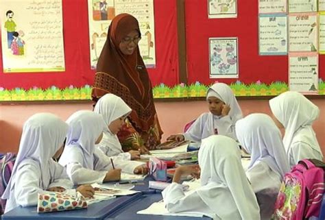 Thanks a lot to pihak pengurusan sekolah! Sekolah integrasi rendah agama Jawi mula beroperasi ...