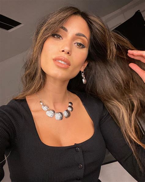 Nella penultima posizione della classifica. Federica Nargi cambia look: long bob anche per la ex ...