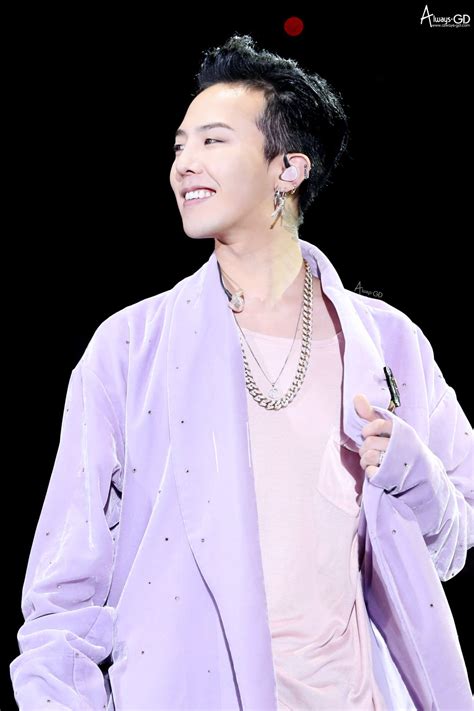 Je suis vraiment fan de gd, il a le style, la beauté, le talent, il a la classe. 170122 G-Dragon - BIGBANG 0.TO.10 The FINAL in Hong Kong