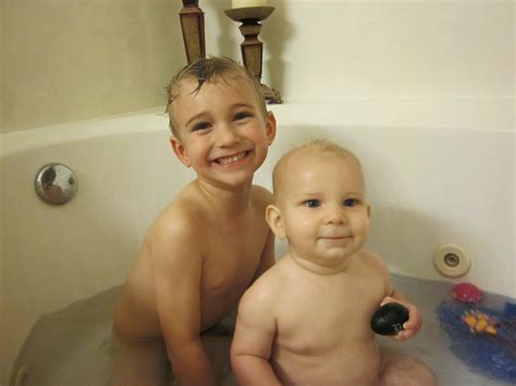 The right tub or bath seat can be a boost to your confidence as you handle your wiggling and wet little one. Livin' with the Lawsons: Brother bath