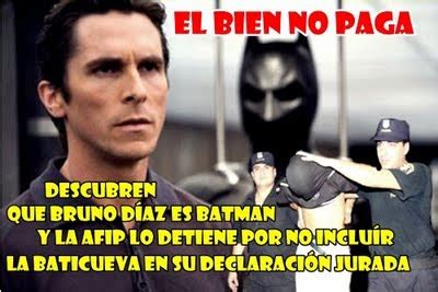 Bueno gente pues ya que nuestro murcielago favorito cumplió 75 años de edad varios. TRES BUFONES MUERTOS: Descubren que Bruno Díaz es Batman y ...