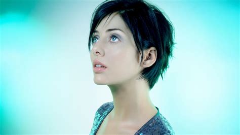 Natalie imbruglia — goodbye 05:00. Natalie Imbruglia Wallpapers Images Photos Pictures ...