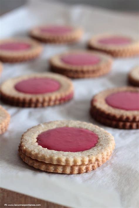 Biscotti occhio di bue ricetta facile, veloce. Ricetta Occhi Di Bue Morbidi - Occhi di bue con frolla al ...