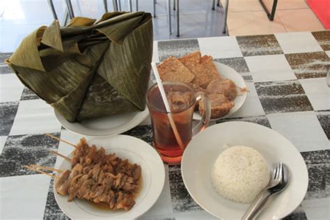 Siapkan air dalam panci dan nyalakan api. Masakan Garang Asem Ayam - Resep Rahasia Garang Asem Ayam ...