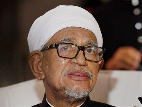 Datuk seri tuan guru haji hadi awang 1987. Pas batal hubungan dengan DAP