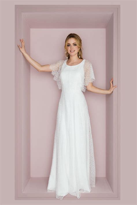 Brautkleider 2019 l hochzeitskleider 2019 l brautmode 2019. Moderne Brautkleider 2019: küssdiebraut - Lieschen heiratet