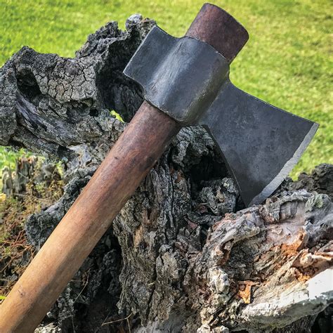 How to sharpen a hatchet with a rock. Rock hatchet.