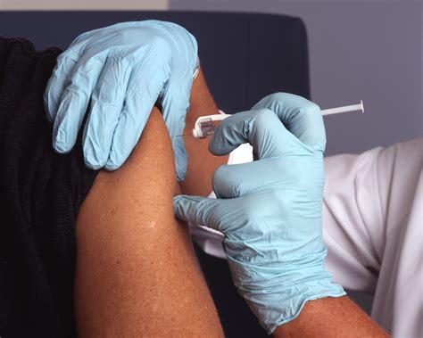 Написать добровольный отказ от вакцинации. Прививка от коронавируса: за и против | Glove