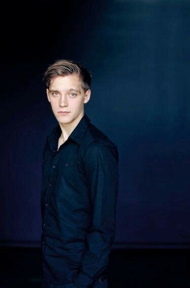 Anna winger and joerg winger directors: German actor Jonas Nay. Deutschland 83. | Actors, Jonas ...