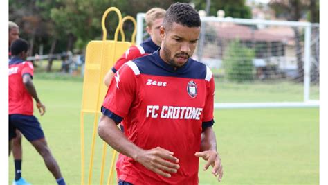 Junior messias previous match for crotone was against spezia in italian serie a, and the match ended with result 3:2 (spezia won the match). DALLA UISP ALLA SERIE B IN 5 ANNI - Ezio Rossi ...