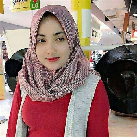 Lihat ide lainnya tentang jilbab cantik, kecantikan, wanita. Pin di Area Hijabi