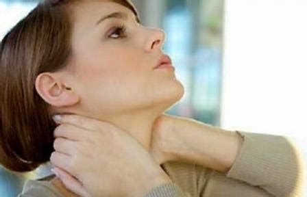 6 Cara Cepat Mengatasi Leher Kaku | BlogDokter
