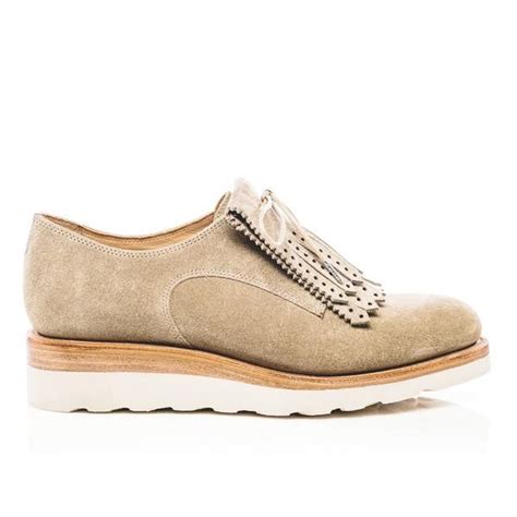 Discover how to wear derby shoes for a fashionable and dapper look in this expert guide to the classic footwear style. Mr. Derby Tan Suede Women's Wedge Kiltie Oxford | Women ...