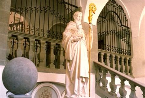 Musikbibliothek., 2 books kloster einsiedeln., 2 books hagen keller, 1 book ludwig raber, 1 book wolfgang oppenheimer, 1 book gerold walser, 1 book thomas merten, 1 book thaddäus zingg. Kloster und Barock-Kirche - Einsiedeln - Schwyz ...