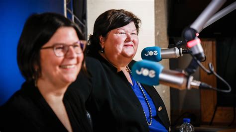 Ue debate cómo contener la expansión del nuevo coronavirus. Maggie De Block en dochter Julie openhartig over het keerpunt in hun leven! - Joe