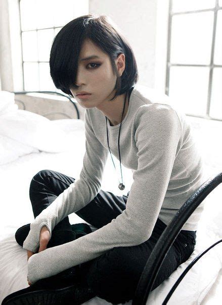 Neither masculine nor feminine, celebrities like tilda swinton, ruby rose and cara delevingne are often spotted championing the style with short cropped haircuts. Go Sang Gil | ☆ Ulzzang Boys ☆ | Pinterest | Androgynous ...