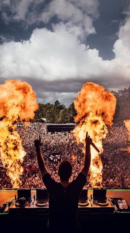 Tons of awesome edm hd wallpapers to download for free. Martin garrix in 2020 | Martin garrix, Tomorrowland ...