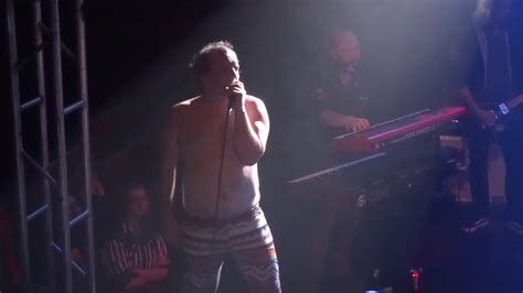 Superstar tv na jednom mestu okuplja vrhunske filmske, serijske i premijerne domaće igrane sadržaje će vas vrlo brzo očarati svojim tv sadržajem. Har Mar Superstar | How Do I Get Through The Day? | live ...