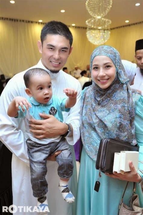 Ini menjadikan fattah sebagai anak sepupu kepada adik beradik pelakon dan pengarah syamsul yusof dan syafiq yusof. GAMBAR MAJLIS PERKAHWINAN SYAMSUL YUSOF DAN PUTERI SARAH ...