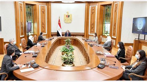 الحساب الرسمي للرئيس عبدالفتاح السيسي رئيس جمهورية مصر العربية. الرئيس السيسي يطلع على مخطط المشروع القومي لتنمية الأسرة ...