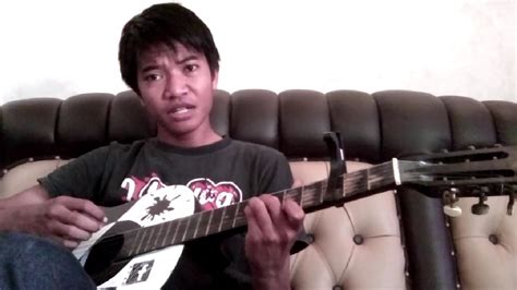 Alat musik ini dapat menghasilkan berbagai musik populer yang tentunya sudah tidak asing di telinga kita. belajar main gitar - YouTube