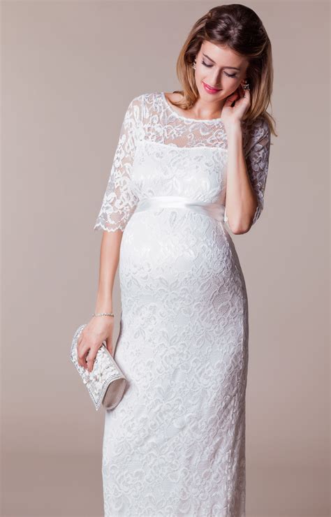 I will never find a dress for you decide not to call your friend, drive home with your soul crashed and sad because you will look like a normal pregnant woman on your friend's wedding. Wedding Dress 5 Months Pregnant : Pregnant And I M Getting ...