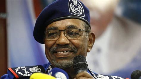 Jun 22, 2021 · الرئيس السوداني المعزول عمر البشير يتغيب عن جلسة محاكمته، ومحاميه يطلب نقله للمستشفى للاشتباه في إصابته. الفساد: عمر البشير تنازل عن 30% من نصيب السودان في الذهب ...
