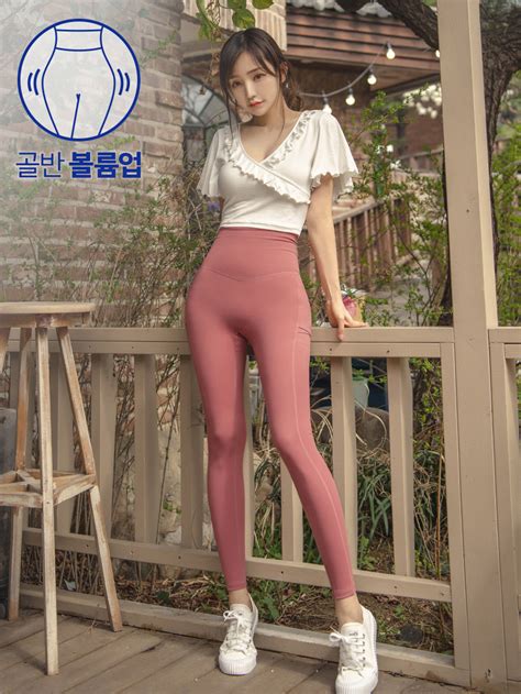 레깅스(leggings)는 사람의 허리에서 발끝까지, 주로 다리를 덮는 겉옷(leg coverings)으로 바지와 비슷하다. PVH(몸매보정라인) 골반 볼륨 업 레깅스 하이웨스트_인디핑크 ...