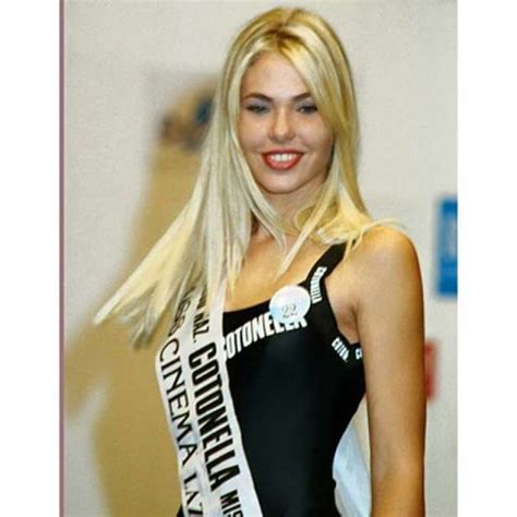 Her mother chose her name. Ilary blasi miss italia - Dago fotogallery