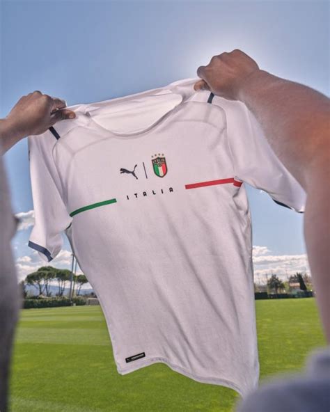 Somos uma loja online de produtos. Nova camisa branca da Seleção da Itália 2021-2022 PUMA » MDF