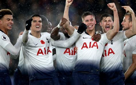 Tottenham hotspur football club, commonly referred to as tottenham (/ˈtɒtənəm/) or spurs, is an english professional football club in tottenham, london, that competes in the premier league. Por £ 320 milhões, Tottenham renova patrocínio máster com ...