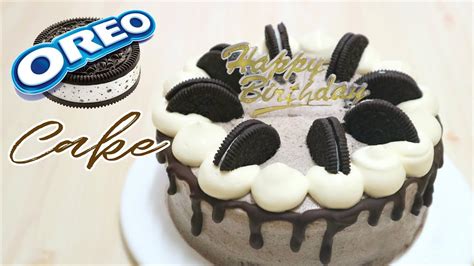 Using black cocoa for the batter gives the cake that dark oreo color, and the stark white marshmallow glaze mimics the cream filling. Oreo 朱古力蛋糕。生日蛋糕【片尾有話兒】Oreo Chocolate Cake recipe＊Happy Amy ...