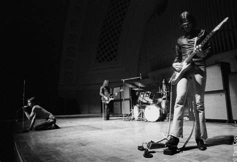 Iggy pop serves up a sonic cocktail with cuts from the black keys, maguare and st vincent. „Gimme Danger" - Liebeserklärung an Iggy Pop & The Stooges ...