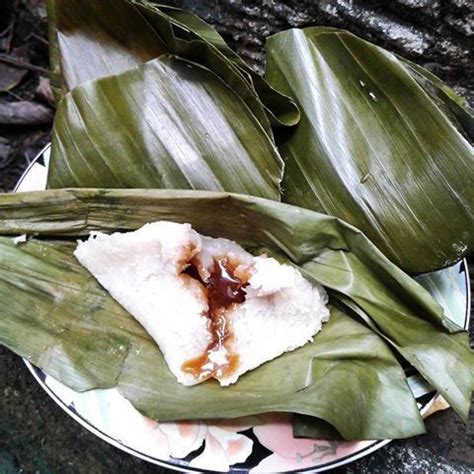 Bahan utama untuk membuat kue abuk ini adalah tepung ketan, parutan kelapa, dan gula merah. Membuat Kue Iwel Dari Ketan Hitam : Sejarah Iwel Iwel Yang ...