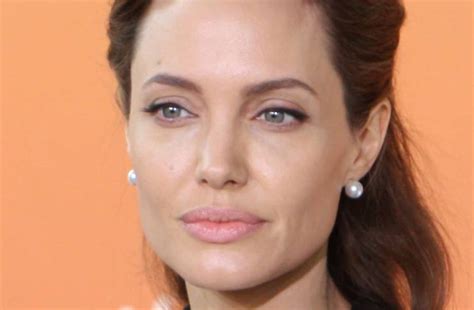 Edward enninful introduces his british vogue march 2021 cover star, angelina jolie, who is pictured in the magazine with her children. Angelina Jolie looking for love, wants to date a ...